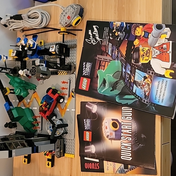 Lego Studios "Steven Spielberg Movie Maker" 2000 Complete w/ Camera - Picture 3 of 17